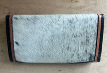Load image into Gallery viewer, Ladies tooled leather wallet