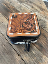 Load image into Gallery viewer, Black mini jewelry case