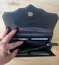 Load image into Gallery viewer, Ladies tooled leather wallet
