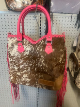 Load image into Gallery viewer, Cowhide purse/pink fringe