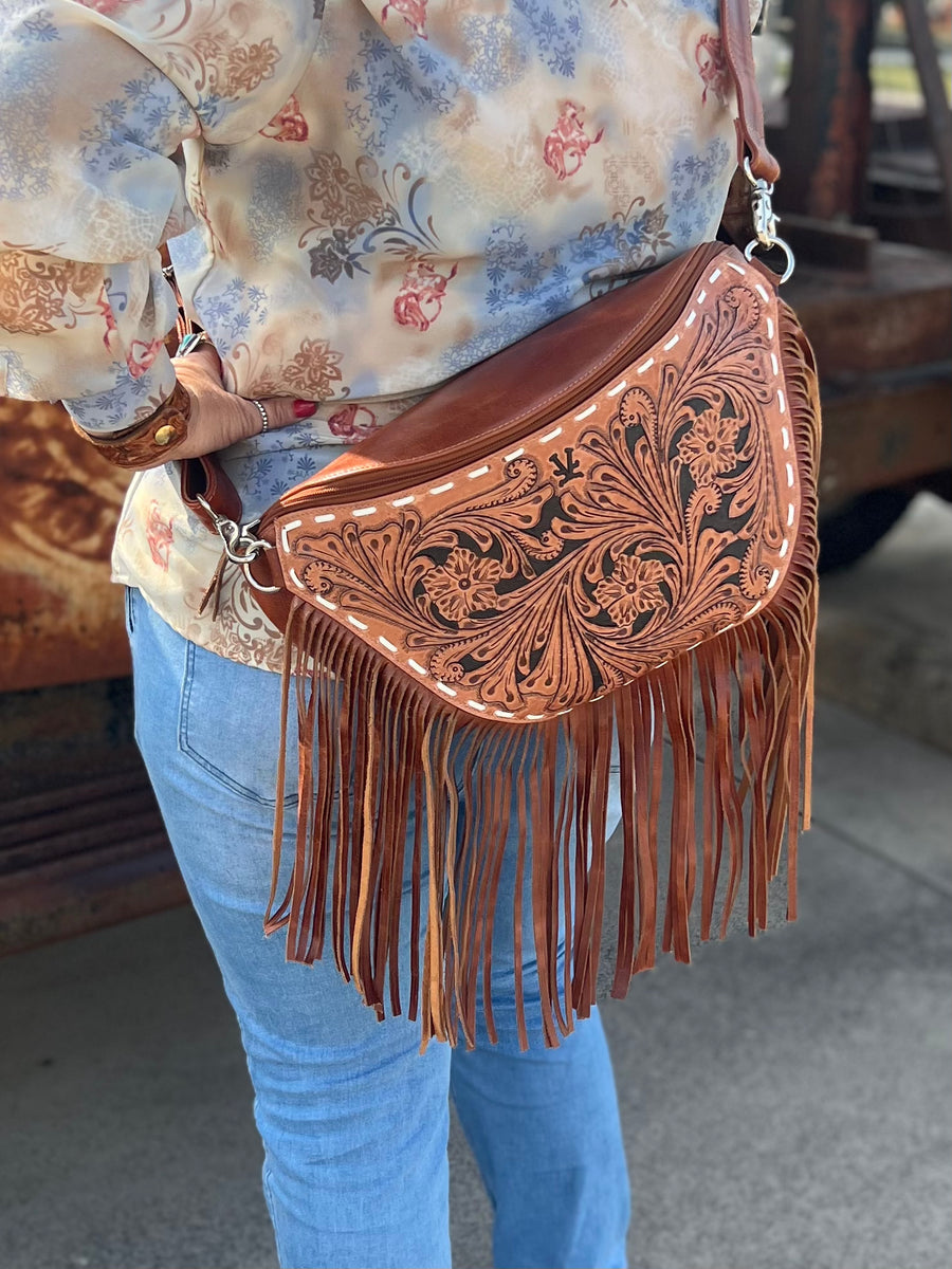 Tooled leather w/ Buckstitch Round Makeup Case (Brown)