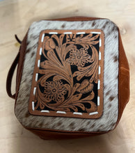 Load image into Gallery viewer, Cognac Jewelry Book