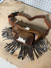 Load image into Gallery viewer, Cowhide Fanny pack brown leather
