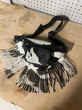 Load image into Gallery viewer, Cowhide fanny pack black leather
