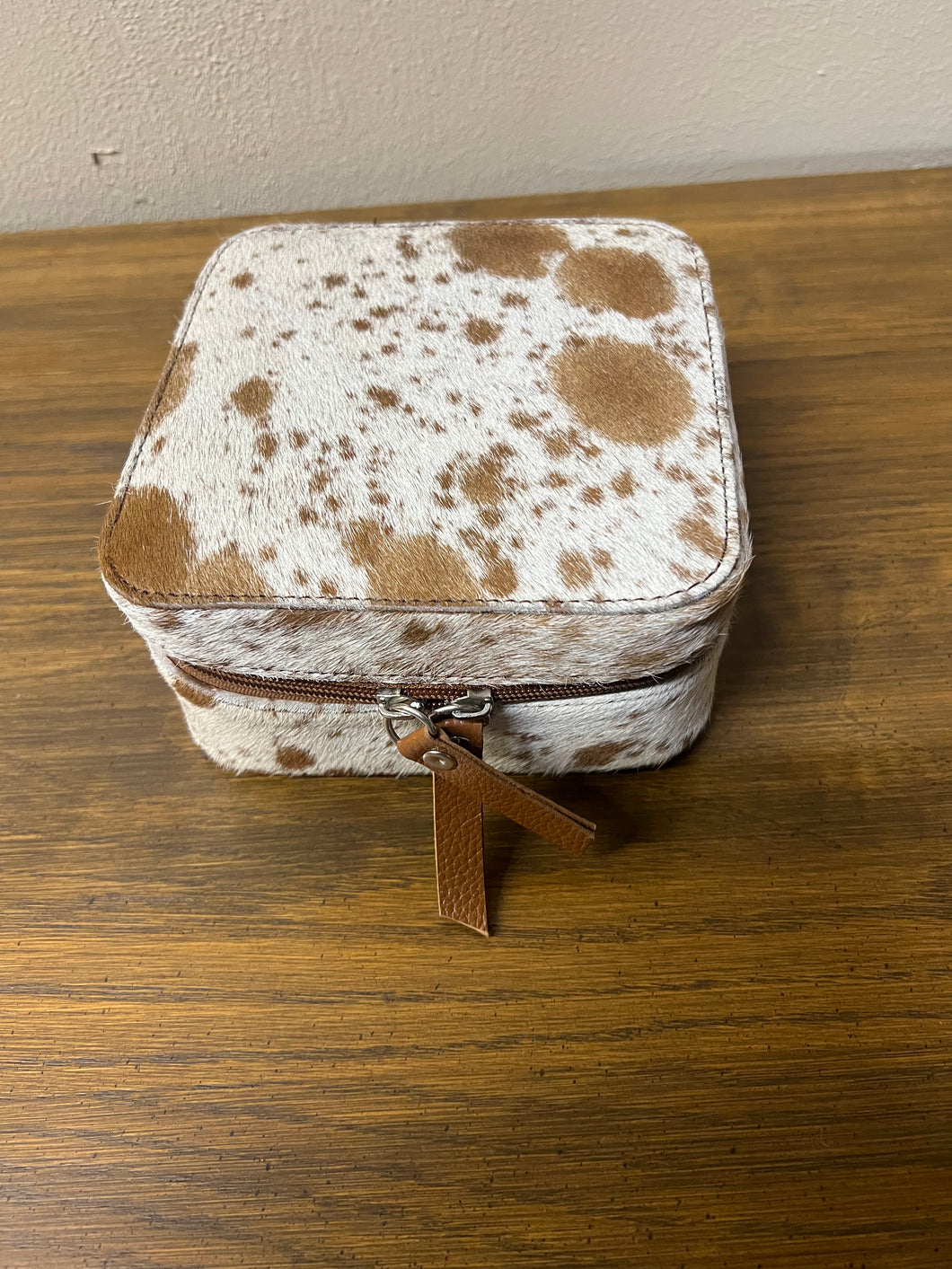 Cowhide square jewelry case brown