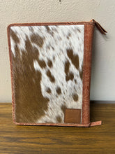 Load image into Gallery viewer, Brown embossed leather &amp; cowhide 6 ring planner cover
