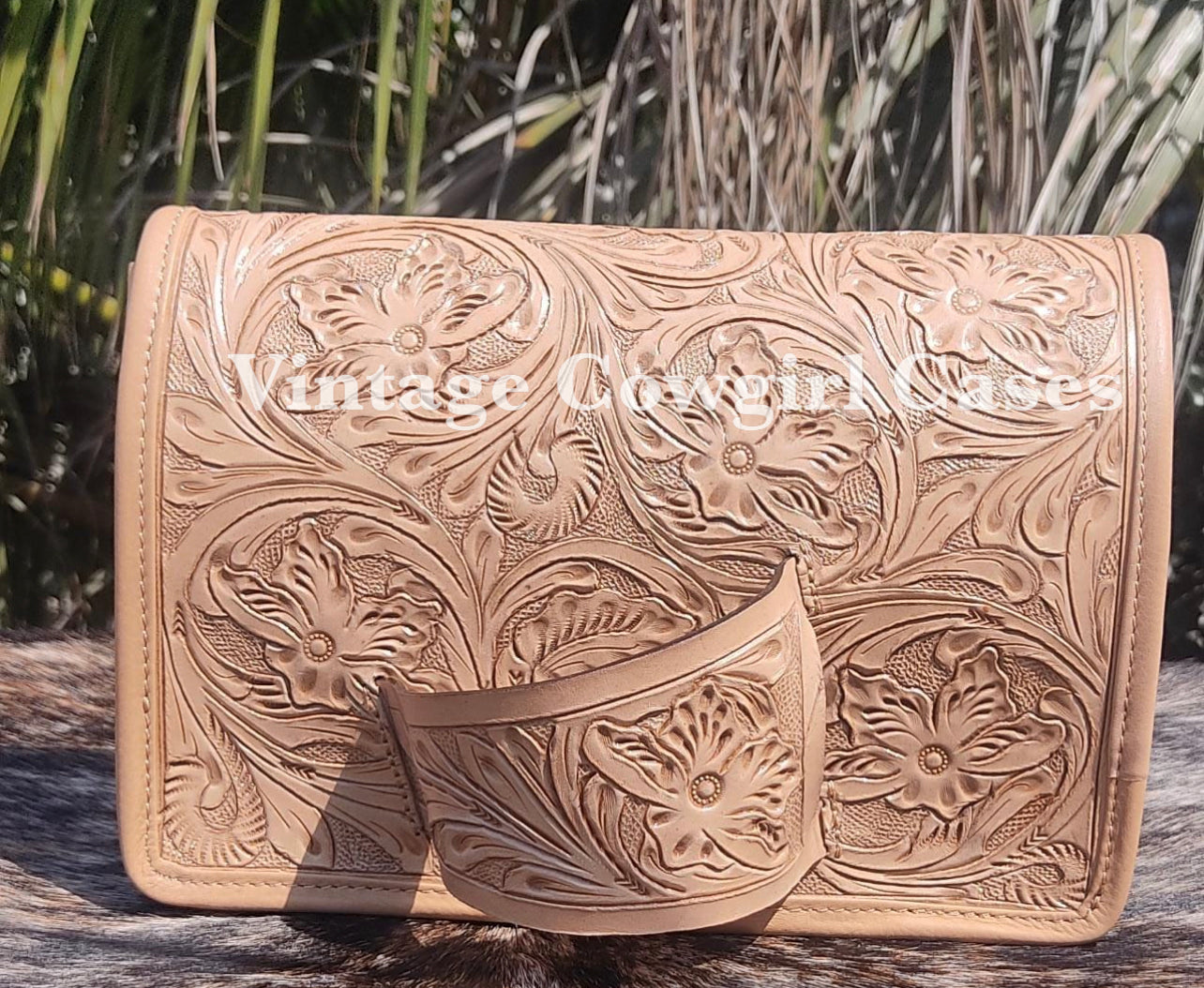 Vintage inspired hand tooled leather purse/clutch – Vintage Cowgirl Cases